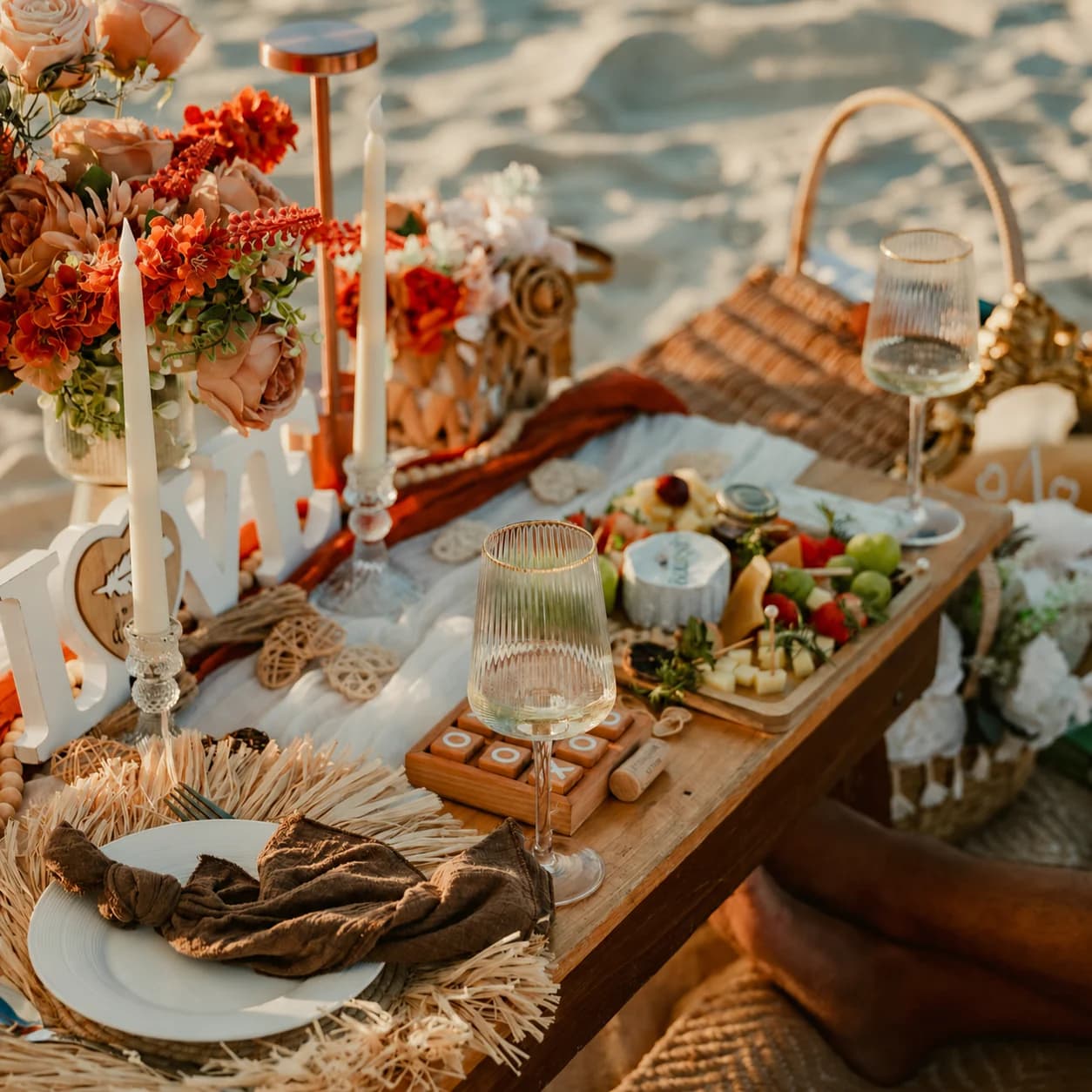 Dîner romantique installé sur une plage de l'île Maurice