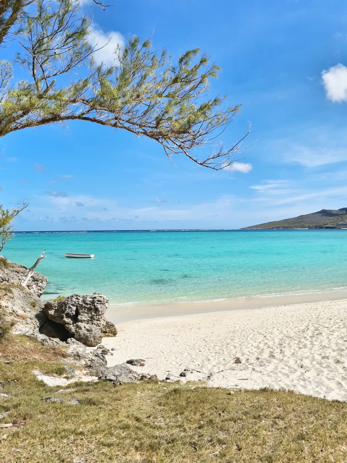 Plage déserte et lagon de Rodrigues