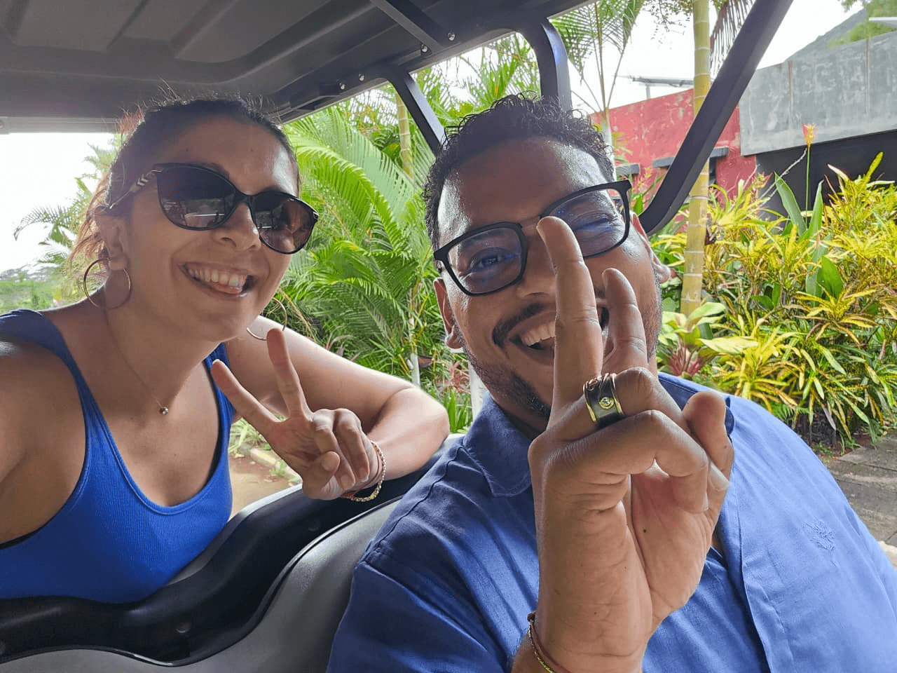 Anaïs avec un partenaire de terrain à l'île Maurice